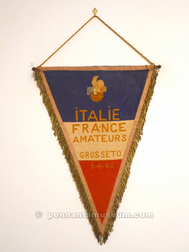 Stendardo ricamato della partita delle nazionali dilettantistiche Italia vs Francia giocata nel 1960