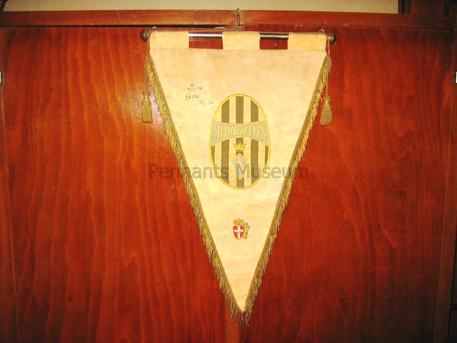 Embroidered pennant in use in the 30s signed by Pietro RAVA