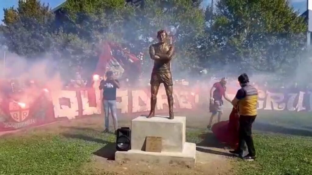 La statua di Taddei al Mapei Stadium