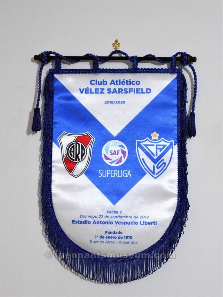 Printed pennant issued for the Argentine SuperLiga match River Plate vs Velez played on the 22nd September 2019