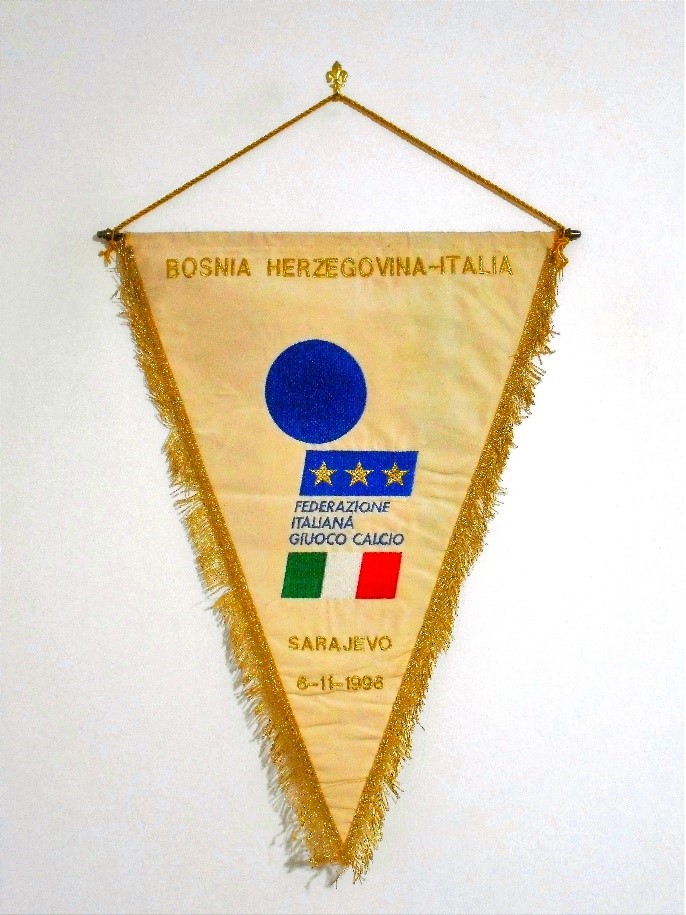 Gagliardetto incontro Bosnia Erzegovina – Italia (Collezione PennantsMuseum)