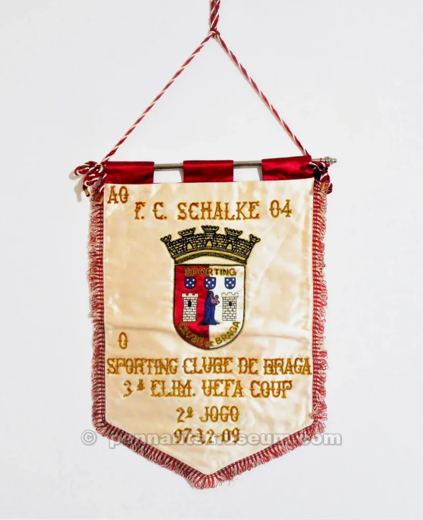 Gagliardetto utilizzato nell’incontro Schalke 04 – Sporting Braga Coppa UEFA 1997 - 1998