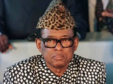 Un’immagine di Mobutu con il caratteristico copricapo